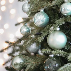 44 Eucalyptus Kerstballen In Handige Opbergbox