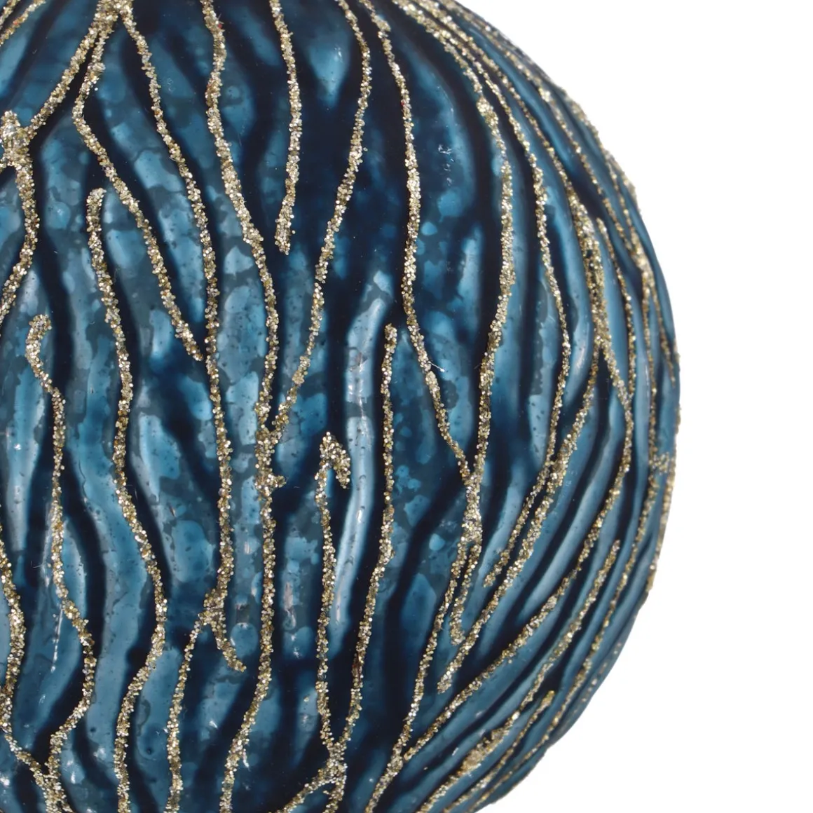 Blauwe Kerstbal Met Organische Reliëflijntjes