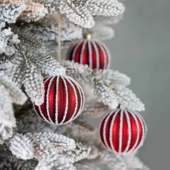 Glazen Kerstbal | Kerstrood Met Witte Glitterlijnen | 8 Cm