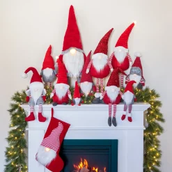 Grappige Kerstgnoom Met Rode Gebreide Muts