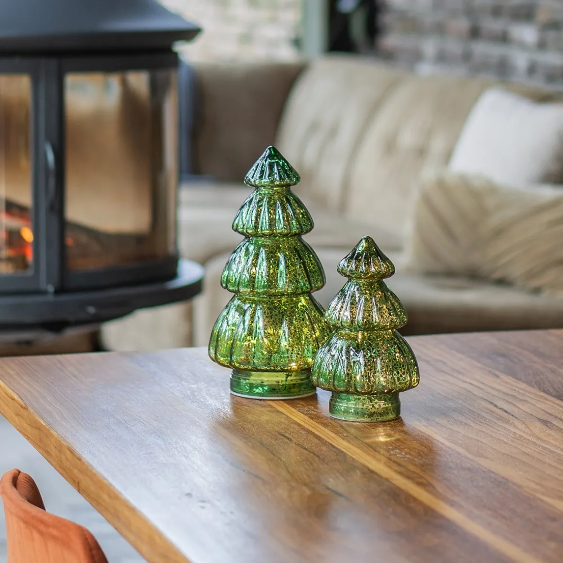 Grote Volumineuze Groene Led-kerstboom Met Reliëf