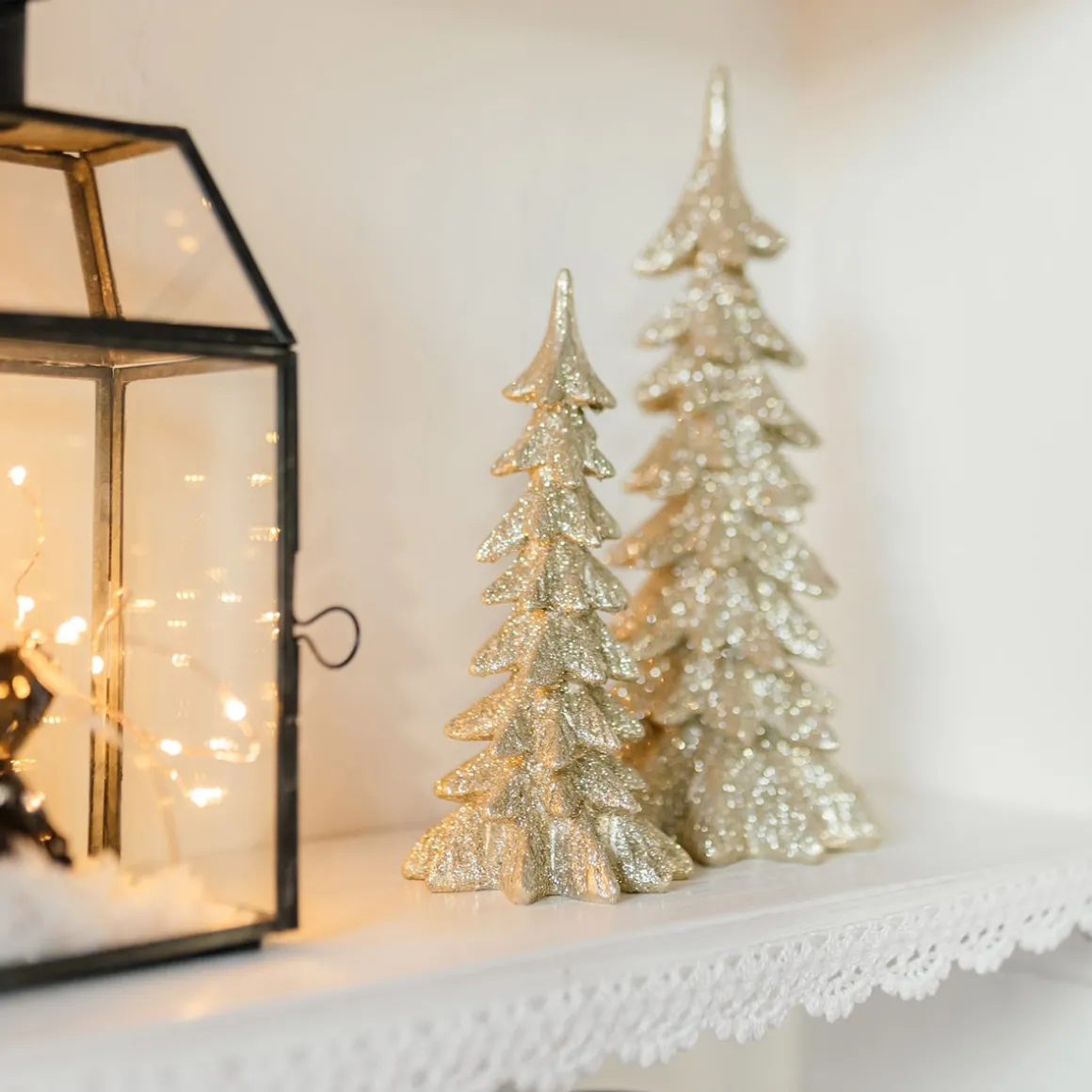 Kerstboom Champagne Met Sneeuw 19cm Polyresin