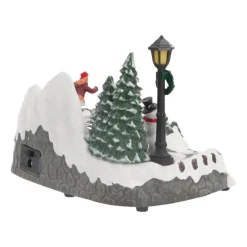 Kersttafereel Ice Skating 18 Cm Music