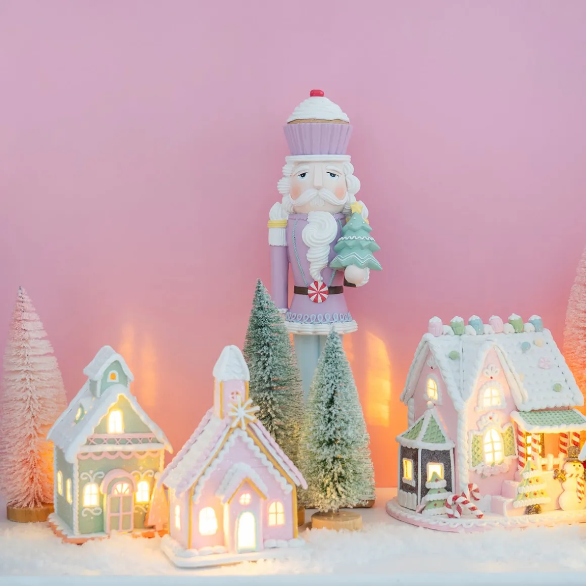 Koekhuisje Kerk | Led | Klei | Pastelroze | 19cm Hoog