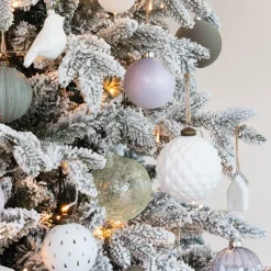 Kunstkerstboom 'Djill Snowy Pine' | 215 Cm | 340 LEDs | Warm Wit