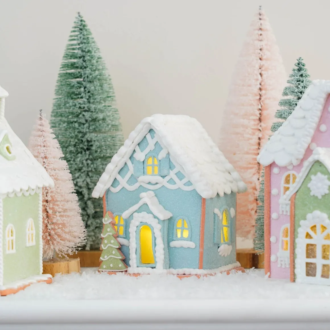 Lichtblauw Peperkoek Huisje | Led | Klei | Handgemaakt | 14cm Hoog