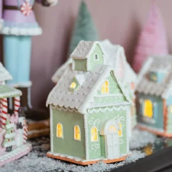 Pastelgroen Peperkoekhuisje | Led | Klei | Handgemaakt | 19cm Hoog