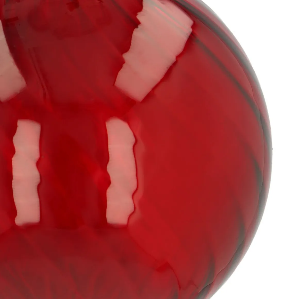 Rode Kerstbal Met Traditionele Swirls