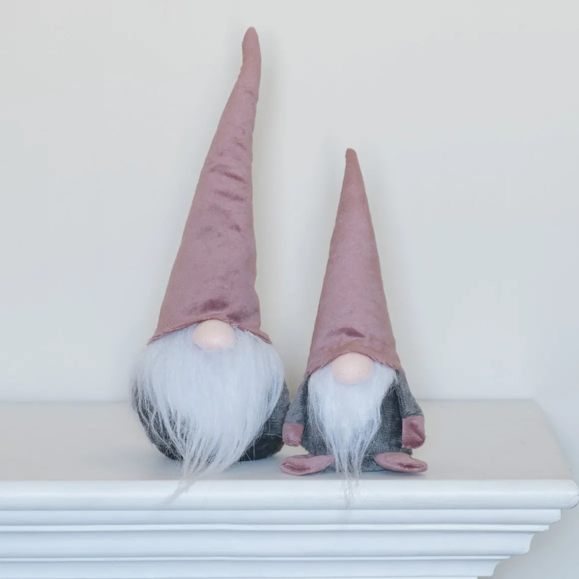 Roze Gnoom Met Lange Puntmuts