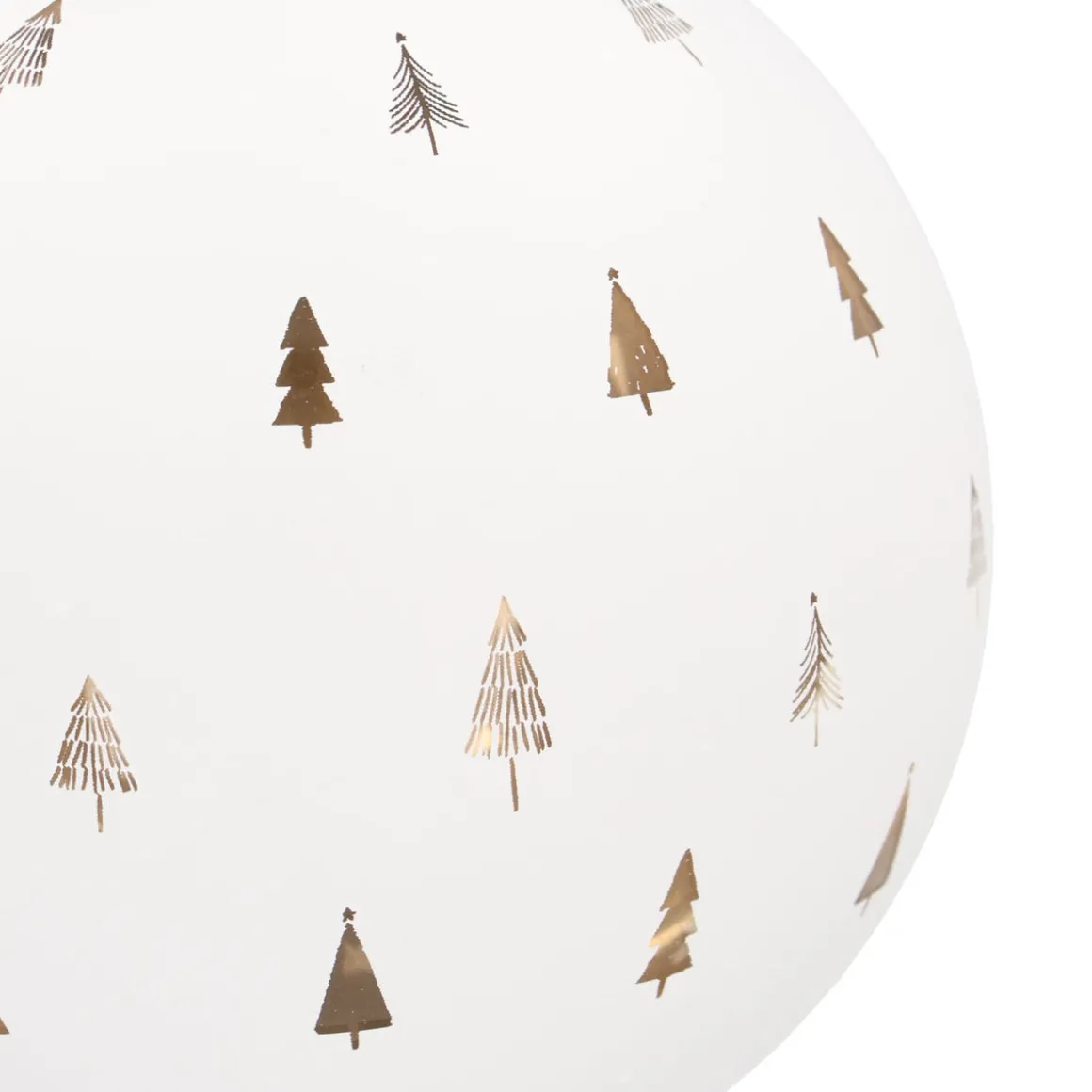 Witte Kerstbal Met Uitgesneden Kerstboompjes